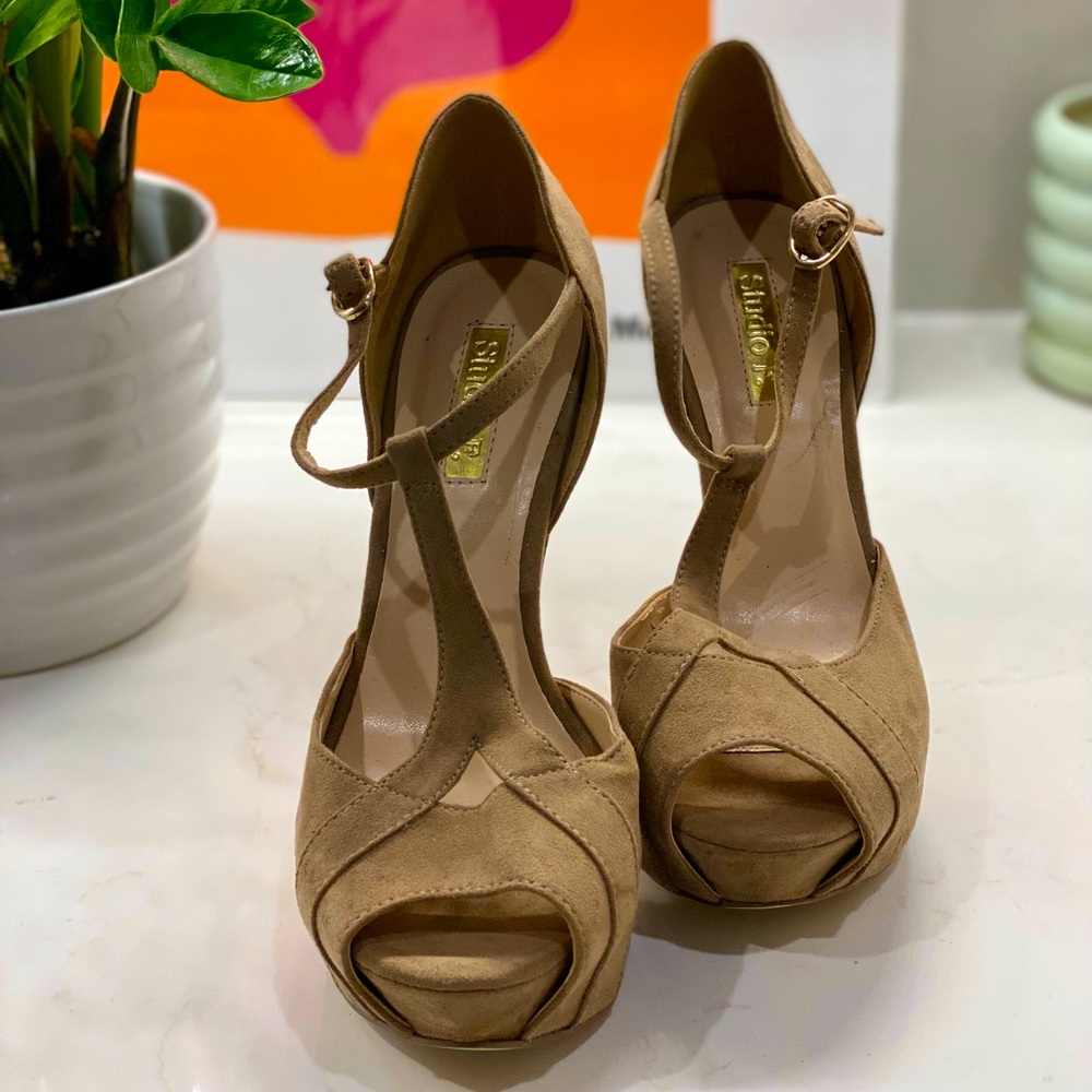New Tan Sandals